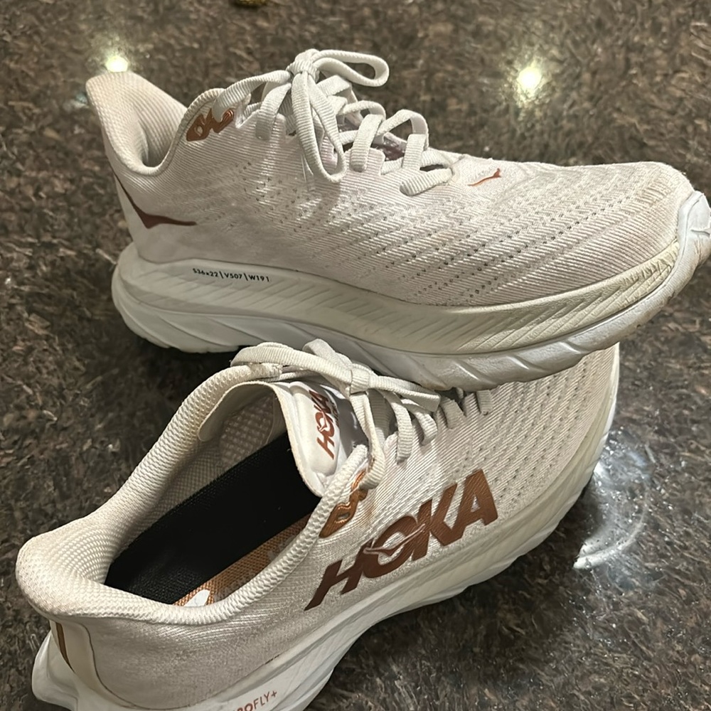Hoka Profly +. White/ gold. Size 7.5